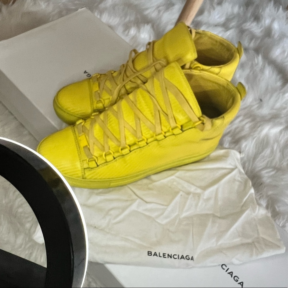 Balenciaga Arena JAUNE size 42.  %100 Authentic